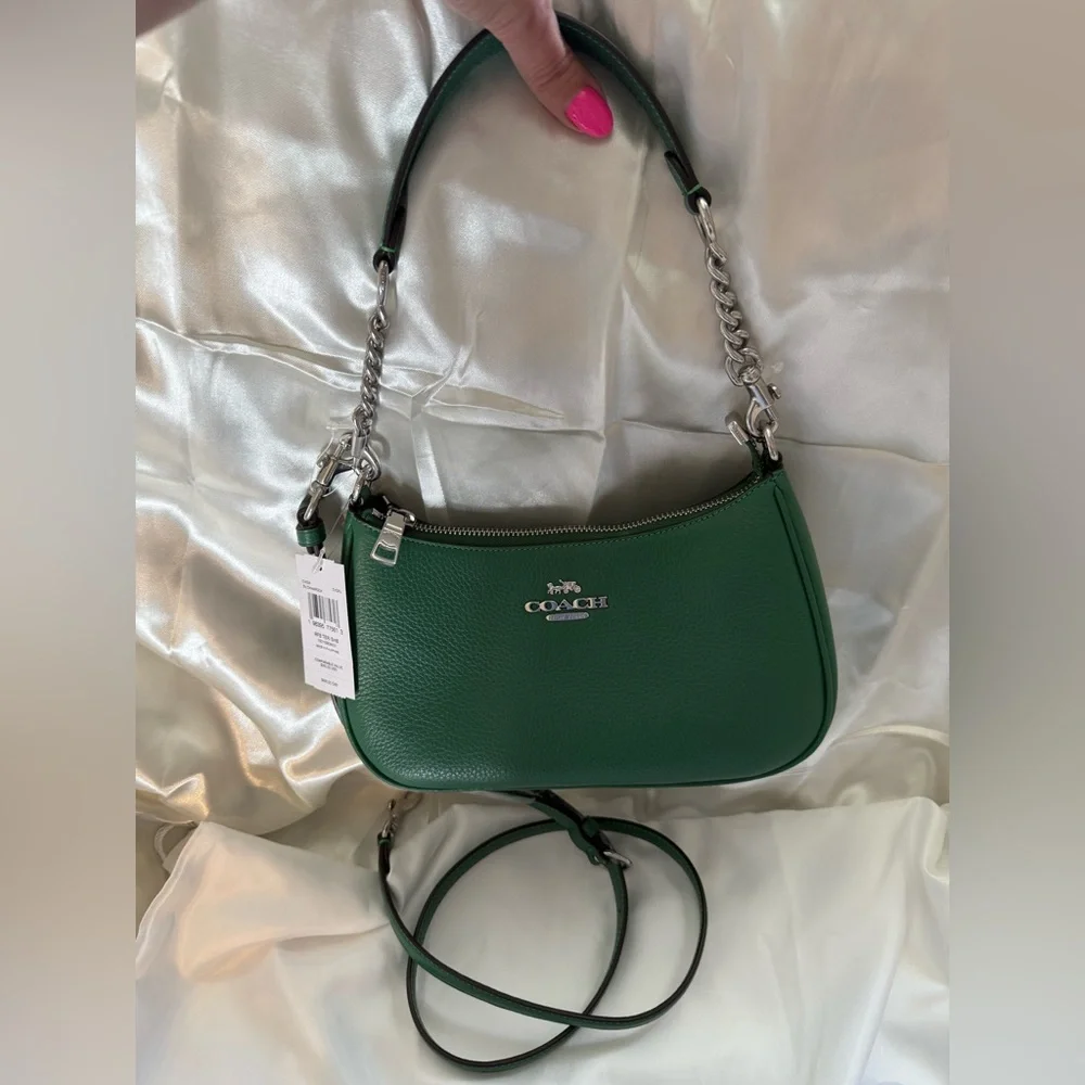 💚Coach NEW Teri Beautiful Emerald Green Leather Shoulder Bag with crossbody💚 - Picture 9 of 10